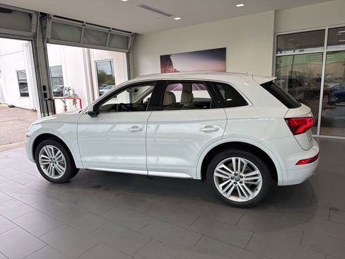 Used 2020 Audi Q5 2.0T Premium Plus w/ Premium Plus Package AWD/4WD image 5