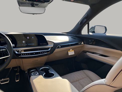 New 2026 Cadillac Lyriq Signature Luxury image 24