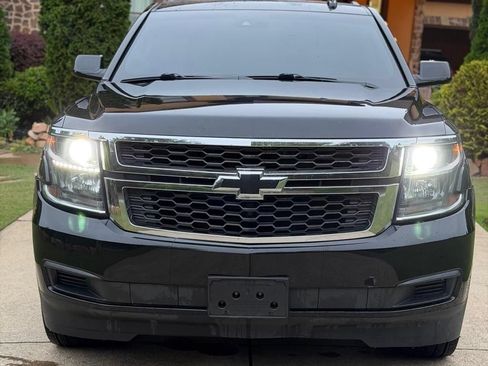 Used 2019 Chevrolet Suburban LT RWD image 3