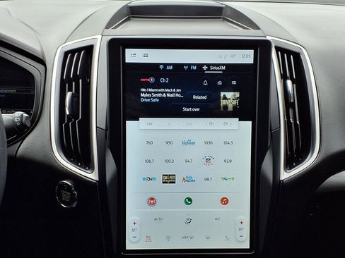 Certified 2024 Ford Edge SEL w/ Convenience Package image 9