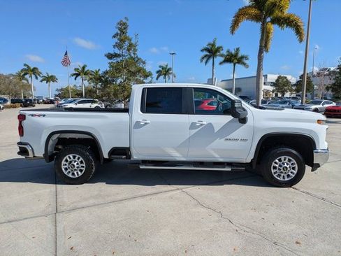 Used 2025 Chevrolet Silverado 2500 LT w/ Convenience Package image 7