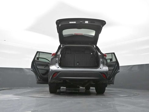 Used 2024 Toyota Highlander XLE image 37