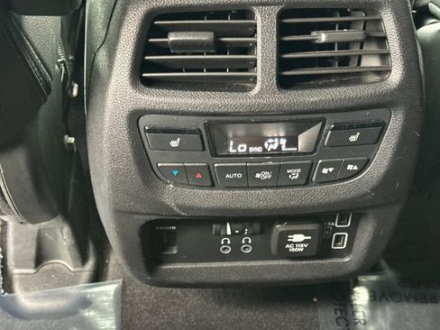 Used 2020 Honda Pilot Touring image 16