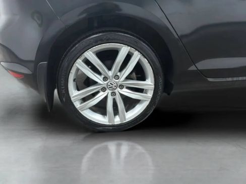 Used 2017 Volkswagen Golf SEL FWD image 26