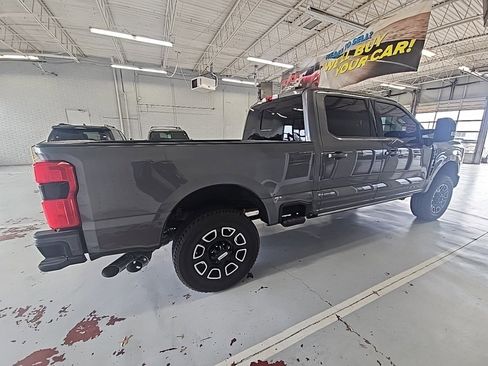 Used 2025 Ford F250 Platinum w/ FX4 Off-Road Package image 8