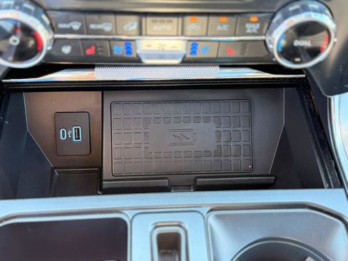 Used 2022 Ford F150 Platinum AWD/4WD image 32