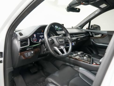 Used 2019 Audi Q7 3.0T Prestige w/ Prestige Package AWD/4WD image 4