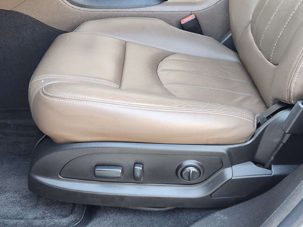 Used 2016 GMC Acadia SLT w/ Open Road Package FWD image 23