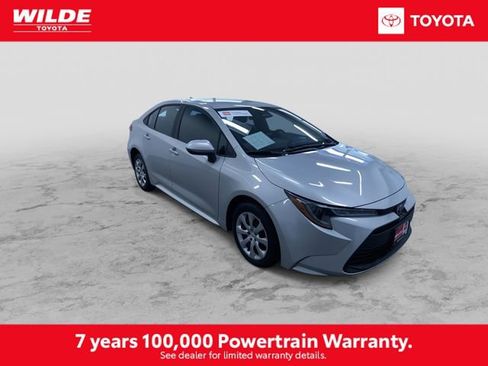 Certified 2025 Toyota Corolla LE image 3