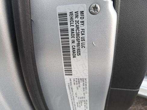 Certified 2023 Chrysler Pacifica Touring-L w/ Uconnect Theater Family Group AWD/4WD image 33