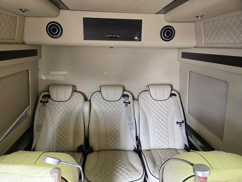 Used 2016 Mercedes-Benz Sprinter 2500 image 12