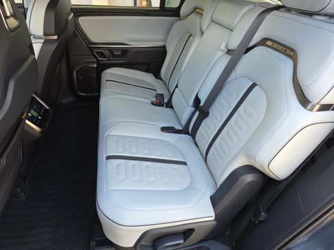 Used 2023 Rivian R1S Adventure AWD/4WD image 35