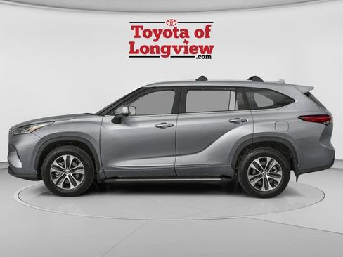 Certified 2026 Toyota Highlander XLE AWD/4WD image 3