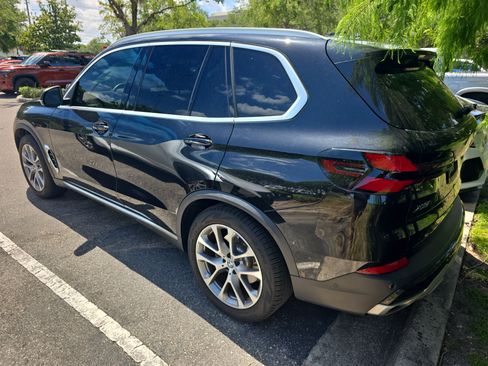Used 2024 BMW X5 xDrive40i w/ Parking Assistance Package AWD/4WD image 4