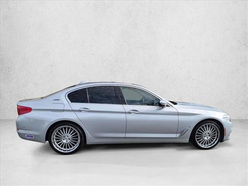 Used 2019 BMW 530e w/ Convenience Package RWD image 4