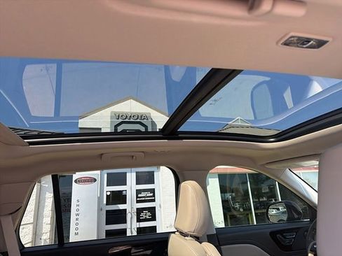 Used 2024 Lincoln Aviator Reserve w/ Equipment Group 201A AWD/4WD image 14