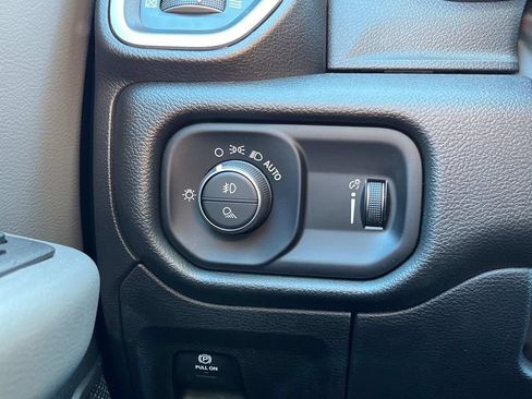 Used 2022 RAM 1500 Big Horn AWD/4WD image 24