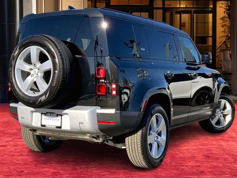 Used 2024 Land Rover Defender 110 S image 12