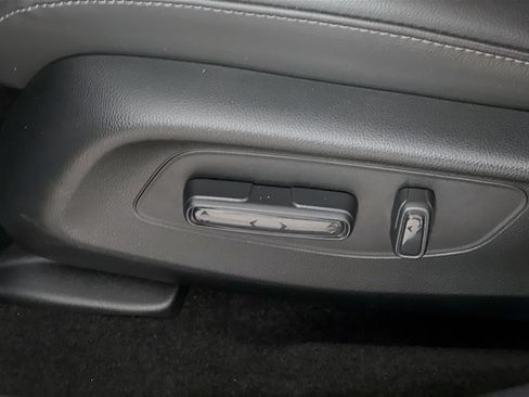 Used 2024 Honda HR-V EX-L image 16