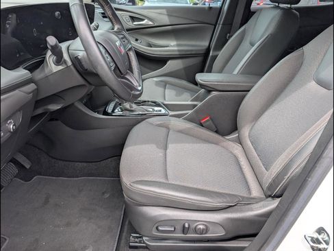 Used 2024 Buick Encore GX Preferred w/ Comfort Package FWD image 9