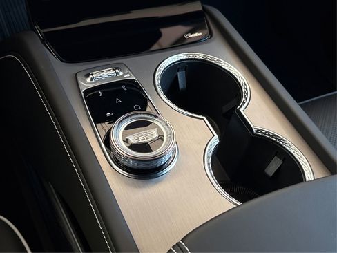 New 2026 Cadillac Vistiq Platinum image 27