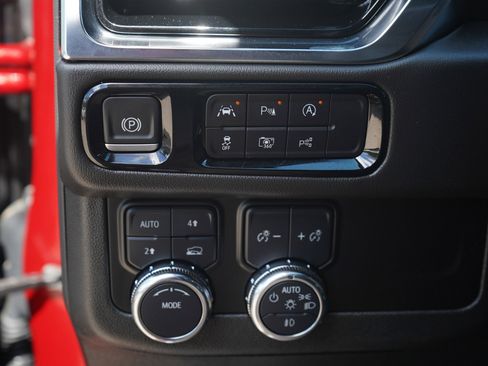 Used 2025 GMC Yukon XL Elevation AWD/4WD image 23