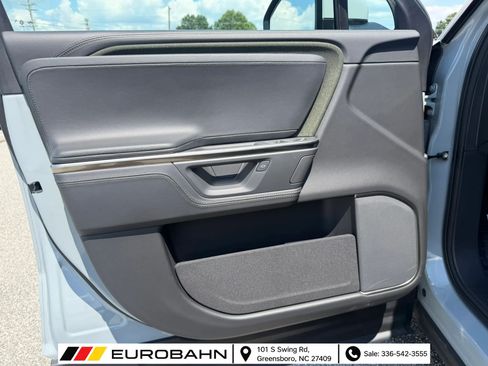 Used 2025 Rivian R1S Adventure AWD/4WD image 8