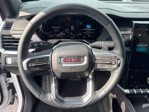 Used 2026 GMC Acadia Elevation w/ Elevation Premium Package FWD image 22