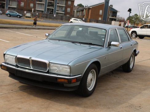 Used 1990 Jaguar XJ Vanden Plas RWD image 25
