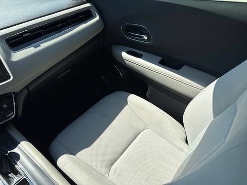 Used 2021 Honda HR-V EX image 14