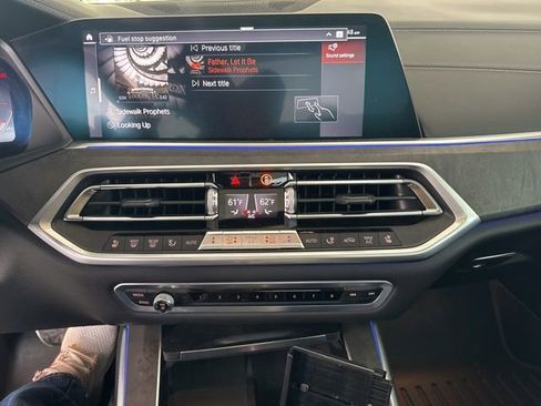 Used 2019 BMW X5 xDrive50i w/ M Sport Package AWD/4WD image 9