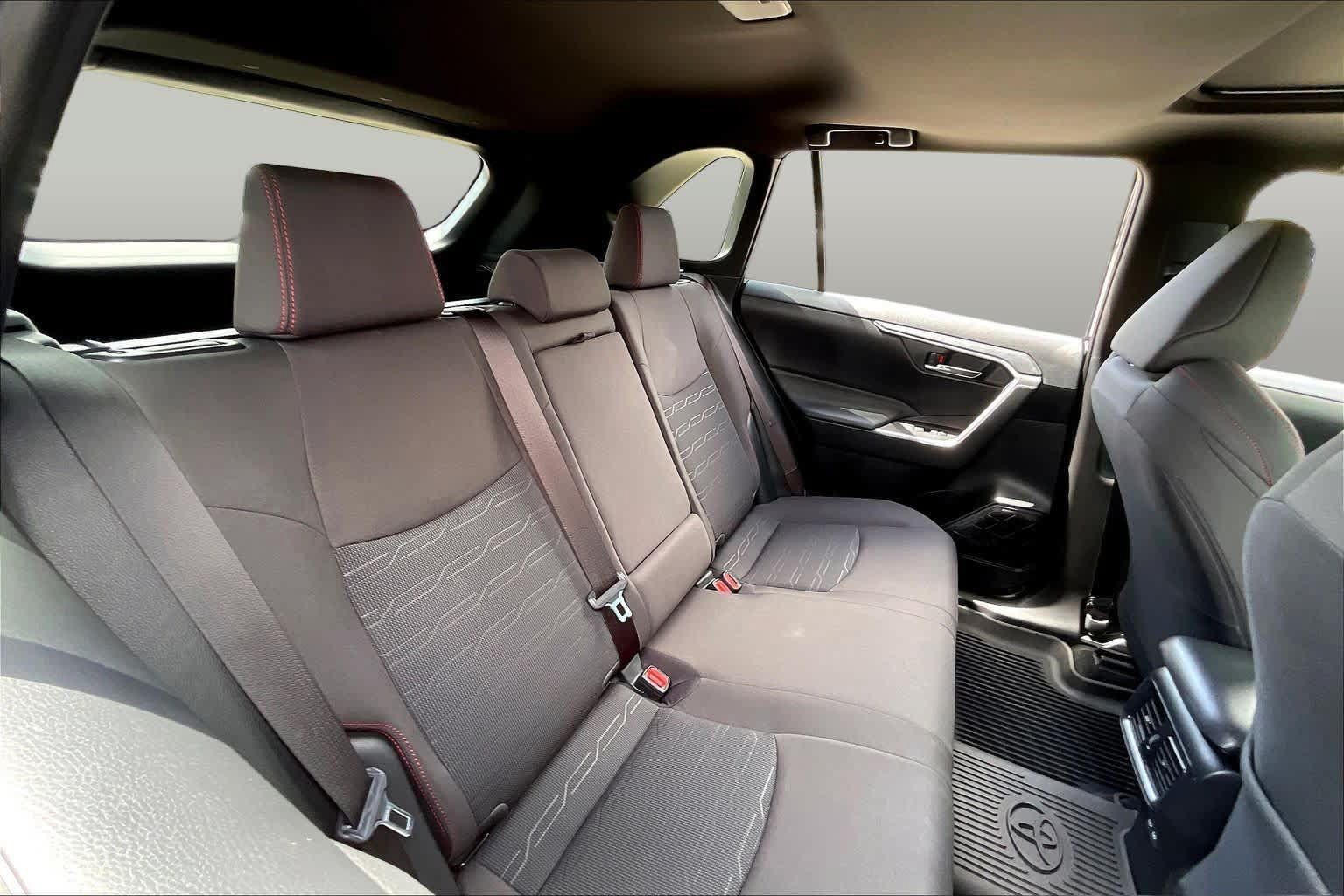 Used 2024 Toyota RAV4 SE w/ Weather & Moonroof Package AWD/4WD image 20