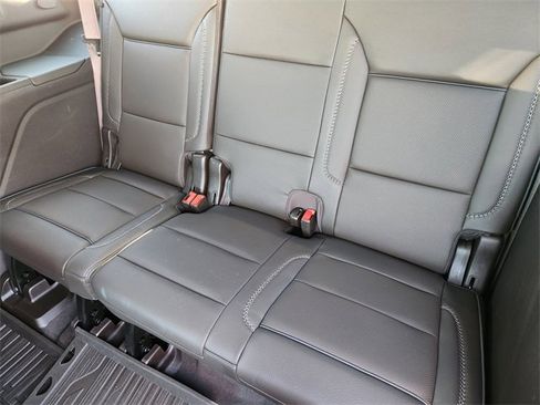 Used 2024 GMC Yukon Denali image 32
