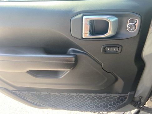 Used 2021 Jeep Wrangler Unlimited Sport image 28