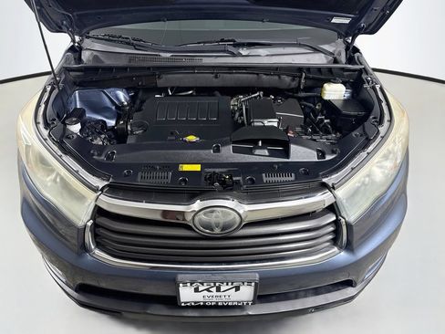 Used 2014 Toyota Highlander Limited Platinum FWD image 38