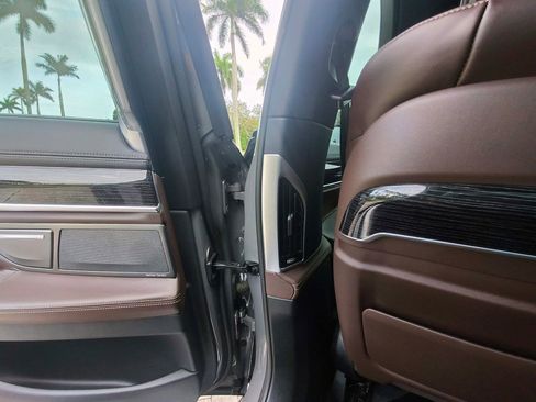 Used 2020 BMW 750i xDrive w/ Executive Package image 29