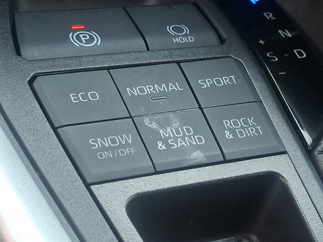 Used 2025 Toyota RAV4 XLE AWD/4WD image 24