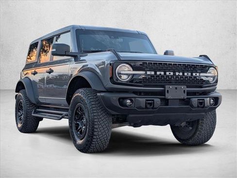 Used 2023 Ford Bronco Wildtrak image 3