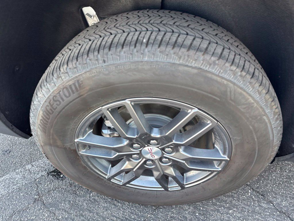 Used 2026 GMC Acadia Elevation FWD image 11