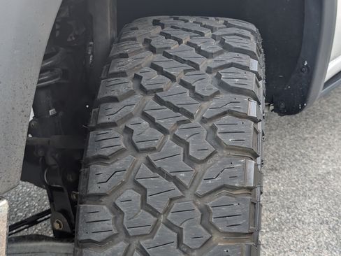 Used 2024 Chevrolet Silverado 1500 LT RWD image 36