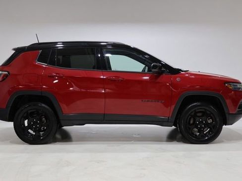Used 2023 Jeep Compass Trailhawk w/ Trailhawk Convenience Group AWD/4WD image 9