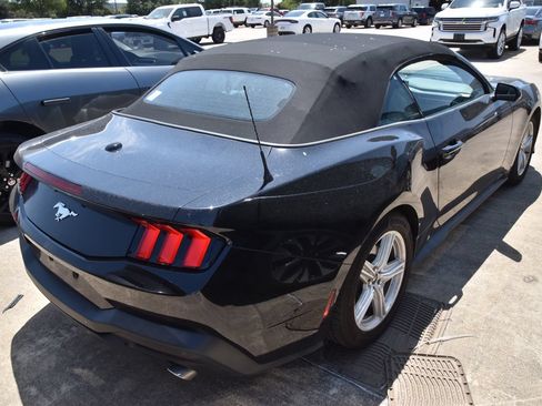 Used 2026 Ford Mustang Premium RWD image 5