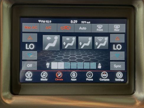 Used 2019 Dodge Challenger SXT image 27