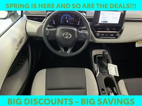 Used 2026 Toyota Corolla LE w/ LE Premium Package image 12