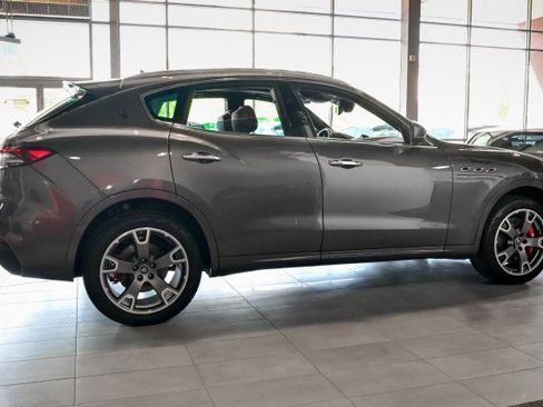 Used 2022 Maserati Levante Modena AWD/4WD image 4