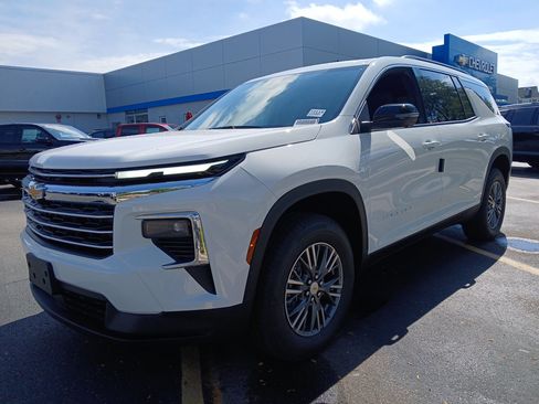 New 2026 Chevrolet Traverse LT w/ Driver Confidence Package image 6