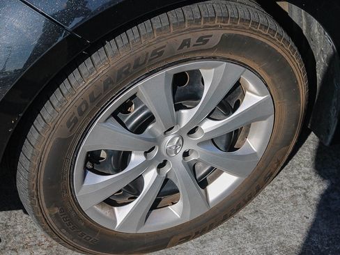 Used 2024 Toyota Corolla LE FWD image 8