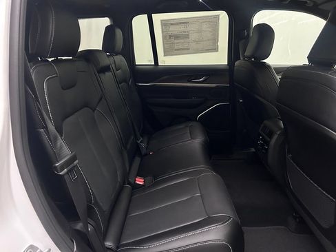 New 2026 Jeep Grand Cherokee Limited AWD/4WD image 15