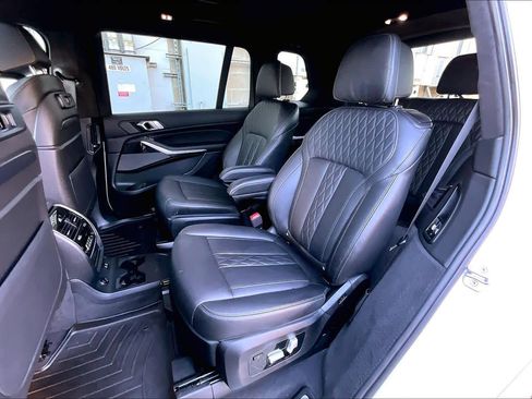 Used 2022 BMW X7 M50i image 20