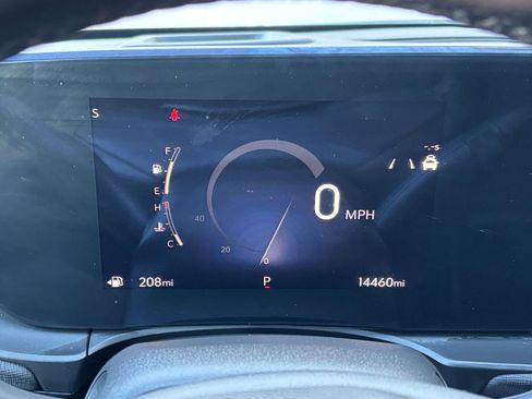 Used 2025 Buick Envista Sport Touring image 36